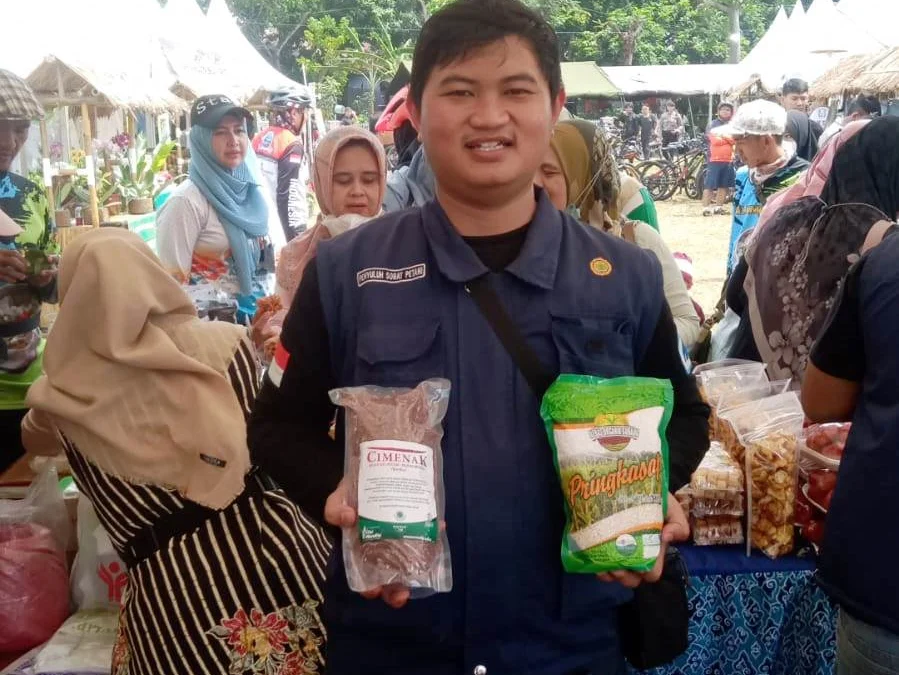 Petani Milenial Mampu Produksi Beras Organik