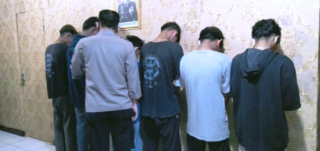 Polisi Bina Enam Remaja yang Konsumsi Miras di Pamanukan