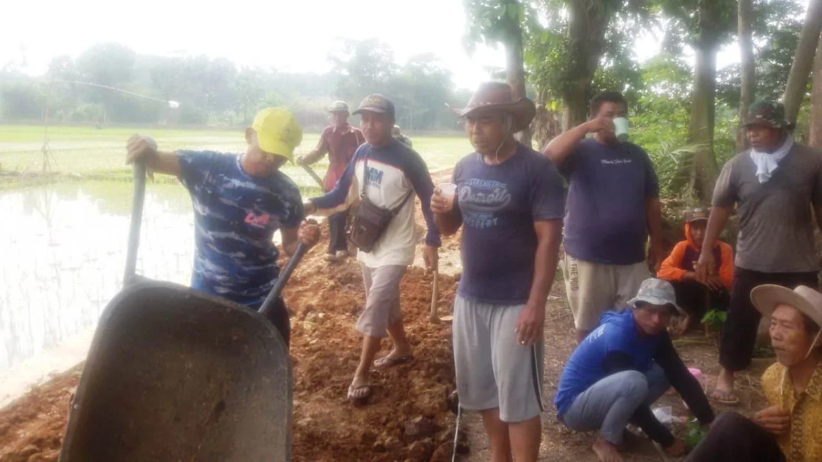 Warga Munjul Sambut Gembira Pembangunan Jalan Baru