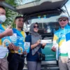 Gubernur Jawa Barat, Ridwan Kamil saat mengunjungi mobil Samsat Keliling.FOTO DOK HUMAS BAPENDA.