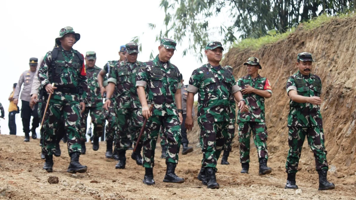 TMMD Desa Jalupang Buka Akses Jalan Sepanjang 1 Kilometer