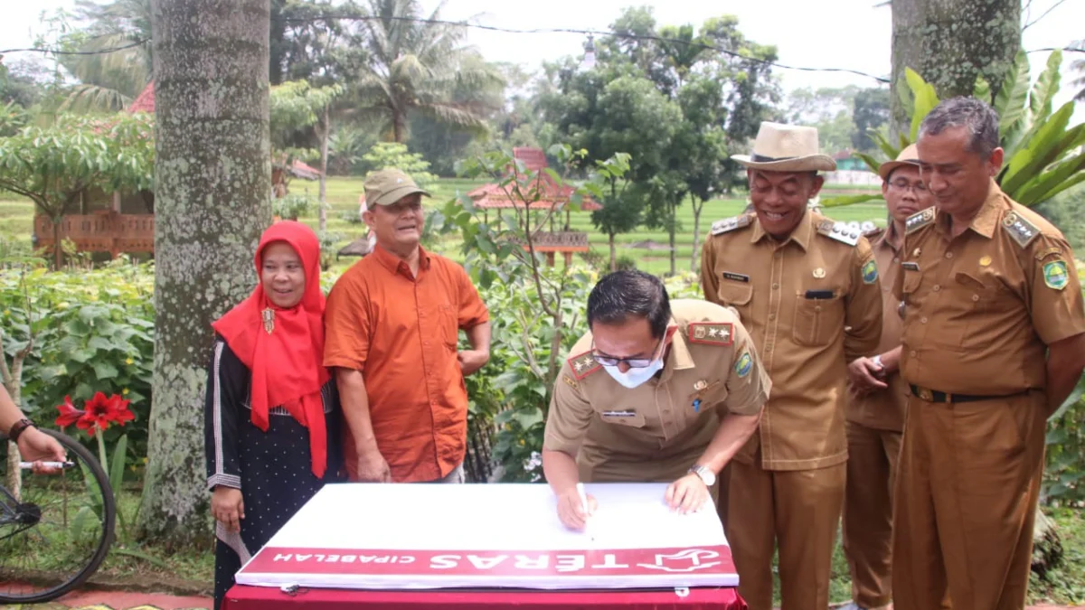 Camat Kalijati Ahmad Hidayat Pensiun, Bupati Ruhimat Umumkan Plt