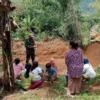 Babinsa dan Masyarakat Buka Jalan Penghubung Kampung Citepus Cieuyeub, Waktu Tempuh Kini Hanya 10 Menit