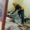 Viral Gadis Cantik di Karawang Simpan Sampah di Kamarnya Sampai 30 Karung, Ini Penampakannya