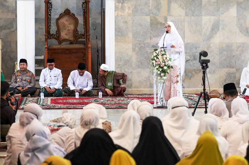 MAULID NABI: Peringatan Maulid Nabi Muhammad SAW 1444 H/2022 M, di Masjid Agung Baing Yusuf Purwakarta, Senin (10/10).MALDIANSYAH/PASUNDAN EKSPRES