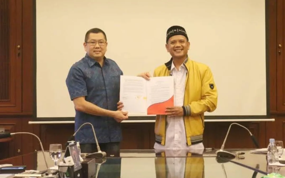 Oni Swarman Resmi Gabung dengan Partai Perindo