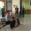 Sibuk Reses Jadi Alasan KDM Tak Hadiri Sidang Gugatan Cerai, Ambu Anne: Saya Juga Memiliki Kesibukan sebagai Bupati, Tinggal Komitmen Saja