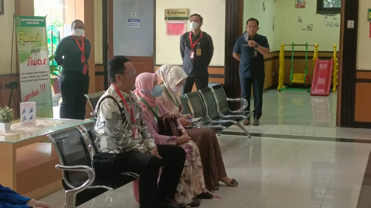 Sibuk Reses Jadi Alasan KDM Tak Hadiri Sidang Gugatan Cerai, Ambu Anne: Saya Juga Memiliki Kesibukan sebagai Bupati, Tinggal Komitmen Saja