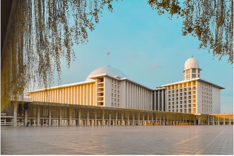 Masjid Istiqlal Jakarta, Sejarah Lengkap dan Lokasi Berdiri (masjid istiqlal, via Unsplash-Mosquegrapher)