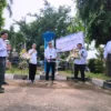 RESMIKAN SPKLU: Manager ULP PLN Purwakarta MX Wahyu Catur Prasetyo saat meresmikan Stasiun Pengisian Kendaraan Listrik Umum pada Hari Listrik Nasional ke-77. ADAM SUMARTO/PASUNDAN EKSPRES