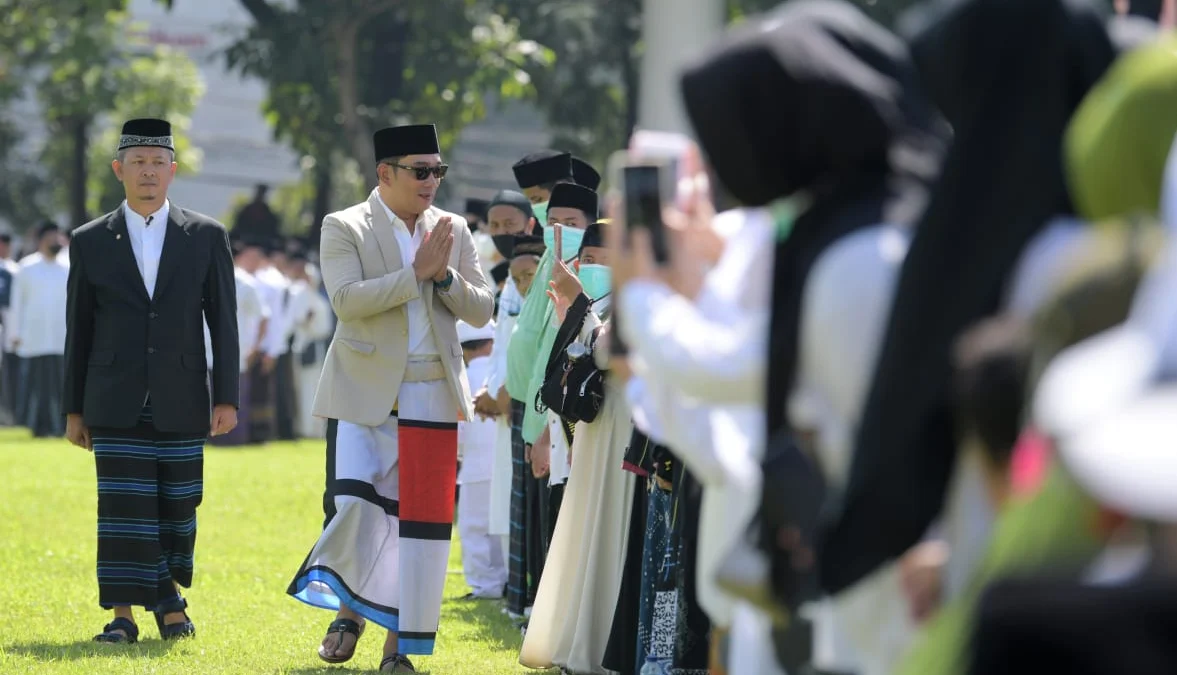 Ridwan Kamil Serahkan Bantuan untuk Pembangunan Sarana Prasarana Pendidikan di Bogor dan Depok