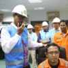 KTT G20. Direktur Utama PT PLN (Persero) Darmawan Prasodjo terjun langsung guna memastikan kelancaran pasokan listrik KTT G20. ADAM SUMARTO/PASUNDAN EKSPRES