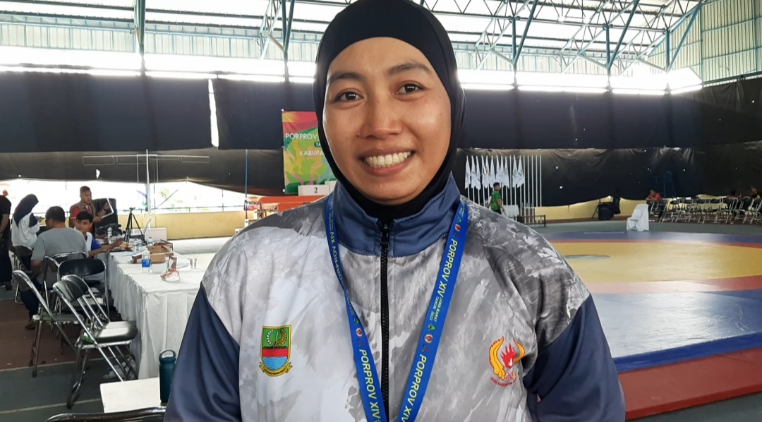 Ibu Dua Anak Raih Medali Emas di Olahraga Sambo Porprov Jabar 2022