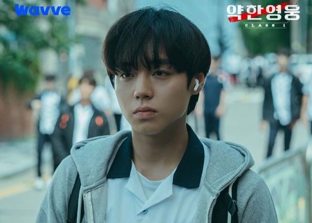 Profile dan Biodata Park Ji Hoon Bintang Film Weak Hero Class 1, Mantan Anggota Wanna One!