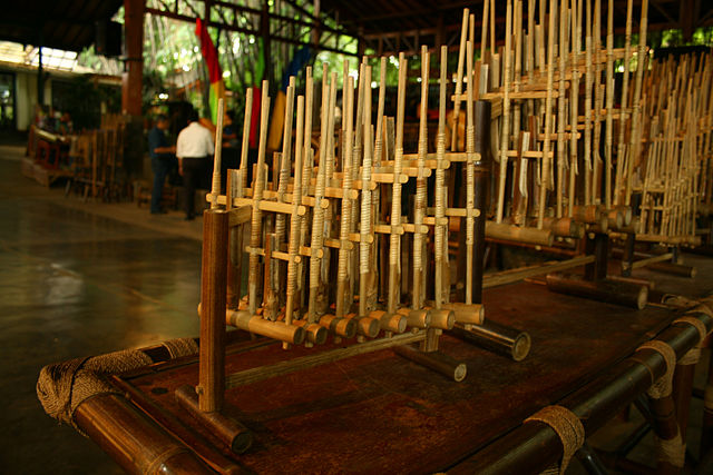 5 Alat Musik Jawa BARAT Terpopuler, Ada Angklung yang Muncul di Google Doodle Hari Ini (via wikipedia)