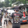 Presiden Jokowi ke Subang, Warga Swafoto di Dekat Mobil Dinas Presiden