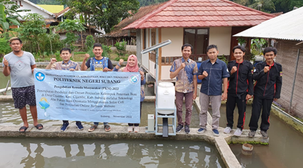 Aksi POLSUB Bantu Peternak Ikan di Cijambe, Beri Alat Pakan Ikan Otomatis dan Website Penjualan Ikan