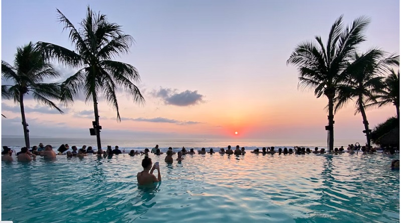 6 Best Place to Visit in Bali for First Timers! Amazing KUTA (Seminyak, Bali, via Unsplash-Ern Gan)