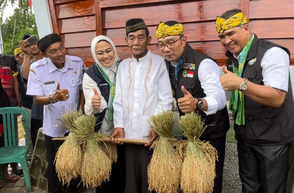 Gubernur Jawa Barat, Ridwan Kamil, meresmikan program Leuit Ketahanan Pangan Digital Desa (Tapal Desa)