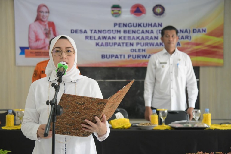 GEMPUNGAN: Bupati Purwakarta Anne Ratna Mustika pada agenda Gempungan di Buruan Urang Lembur, di Desa Situ Kecamatan Pondoksalam, Selasa 20 Desember 2022. MALDIANSYAH/PASUNDAN EKSPRES