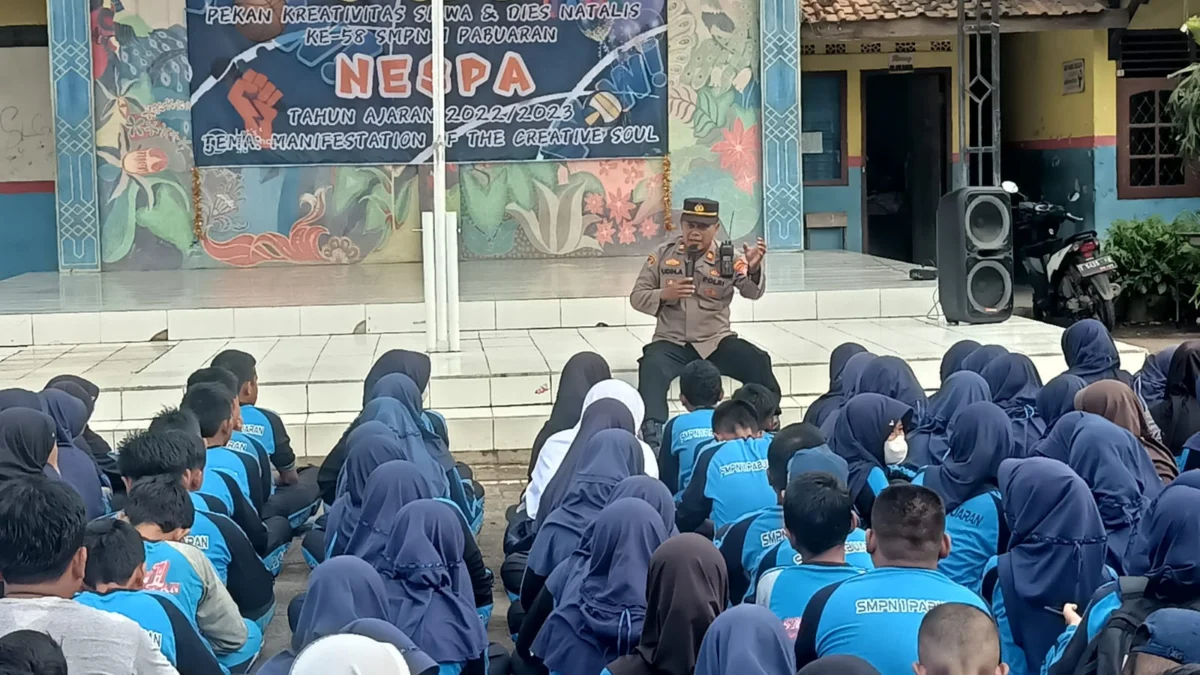 Kapolsek Pabuaran Ajak Pelajar SMPN 1 Pabuaran Jaga Kondusifitas 