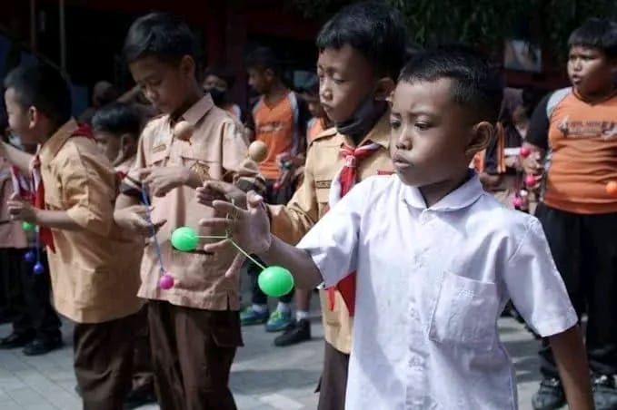 Disdikbud Subang Larang Siswa Bermain Lato-lato di Sekolah