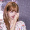 Lisa BLACKPINK Diminta Pindah Dari YG ENTERTAINMENT