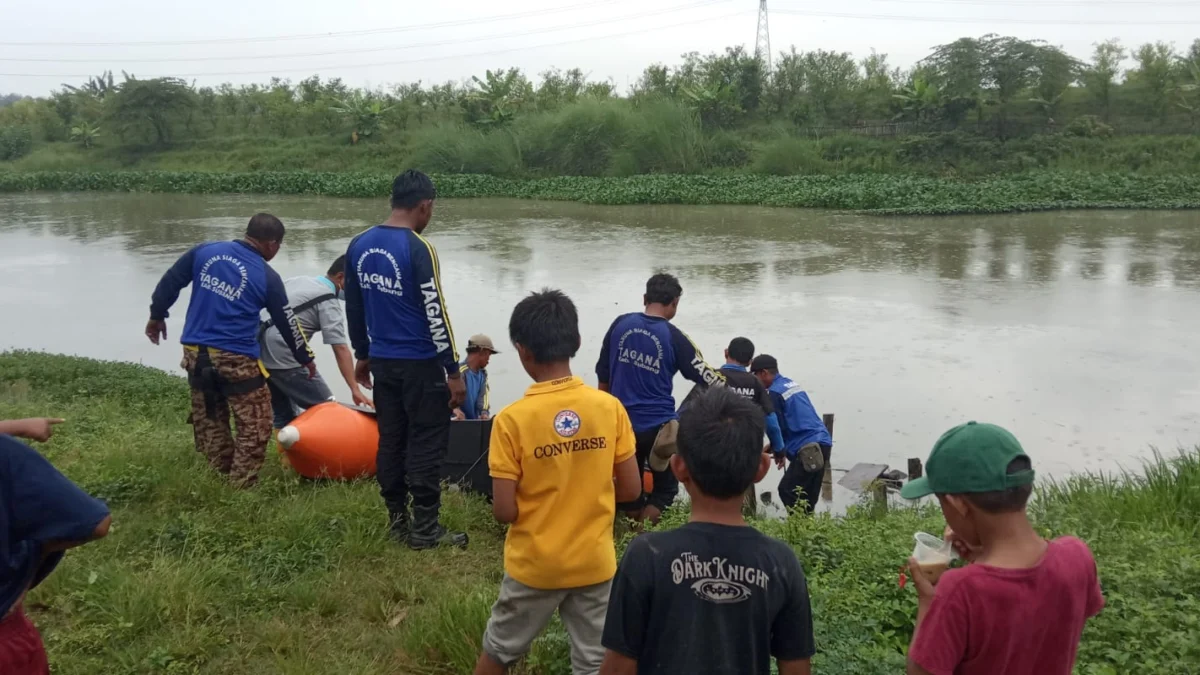 Dua Orang Pelajar Tenggelam di Sungai Tarum Timur, BPBD Subang Masih Lakukan Pencarian Dua Orang Pelajar Tenggelam di Sungai Tarum Timur, BPBD Subang Masih Lakukan Pencarian