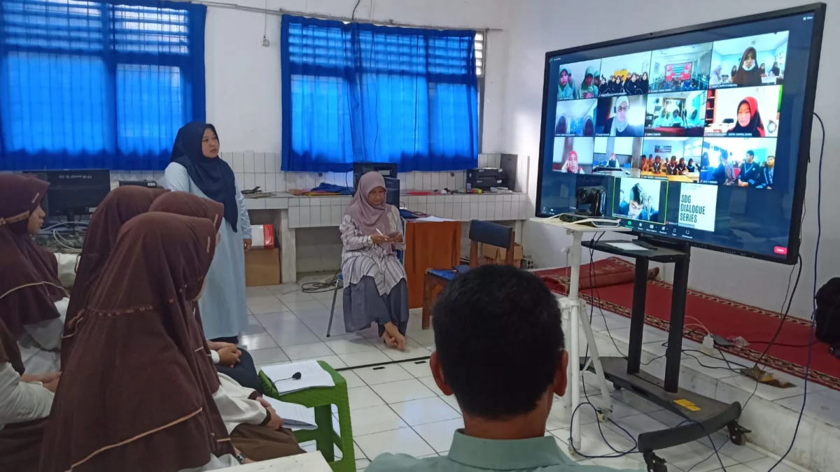 Siswa Subang Mulai Terbiasa Diskusi dengan Siswa Luar Negeri Siswa Subang Mulai Terbiasa Diskusi dengan Siswa Luar Negeri