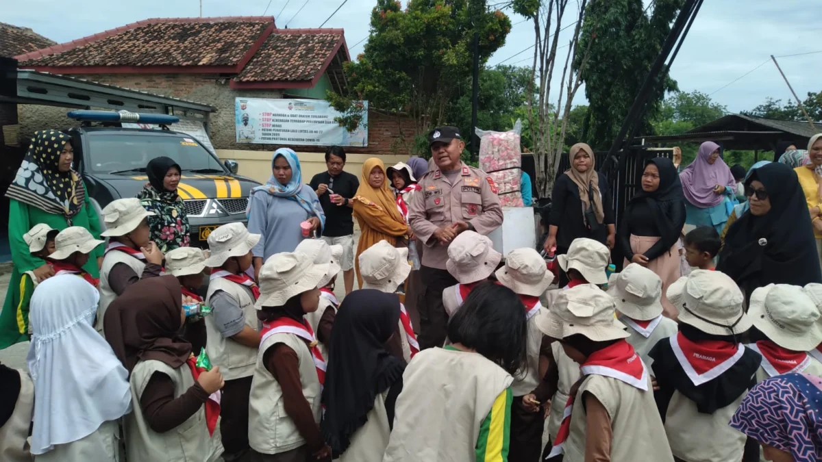 Polsek Legonkulon Berikan Edukasi Tertib Lalu Lintas Sejak Dini