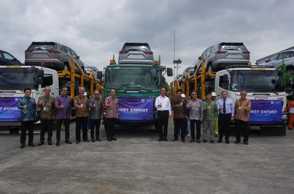 Toyota Indonesia Ekspor Perdana Kijang Innova Zenix Hybrid ke Pasar Global 