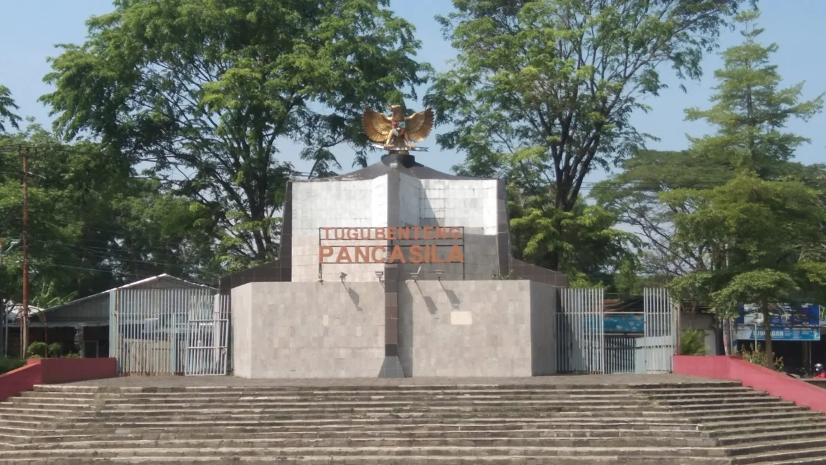 TUGU BENTENG PANCASILA