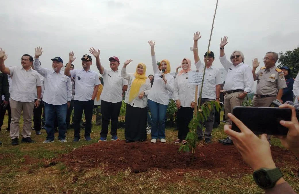 Ibu Negara Apresiasi Pemprov Jabar, Atalia Ridwan Kamil Kampanyekan Tanam Pohon Buah Pemprov Jabar