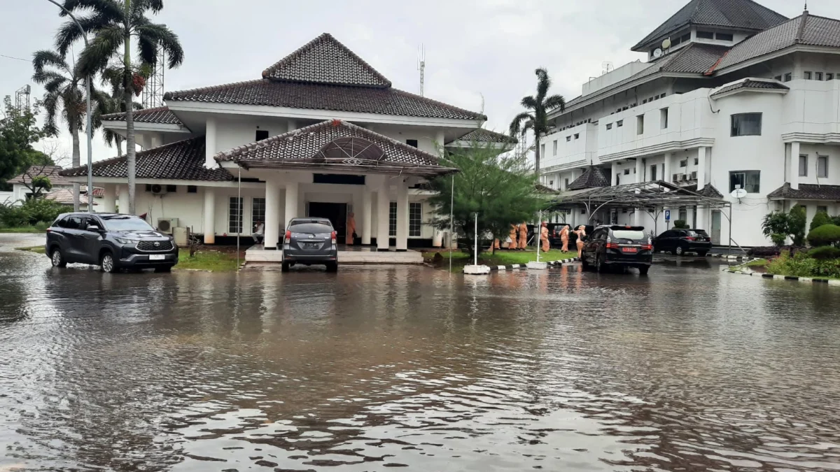 Karawang Dikepung Banjir