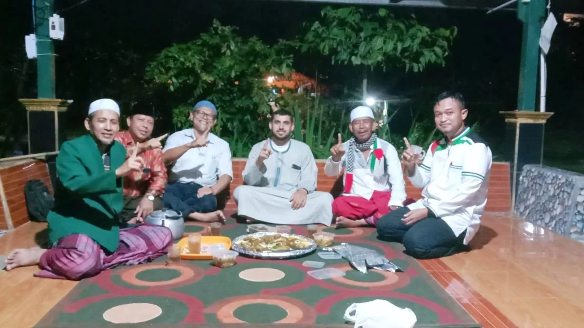 Imam Muda Asal Palestina