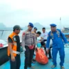 Pria bernama Liong Ci Kian (51) warga Kelurahan Gelam Jaya, Kecamatan Pasir Kamis, Kabupaten Tangerang, ditemukan tewas di Waduk Jatiluhur,