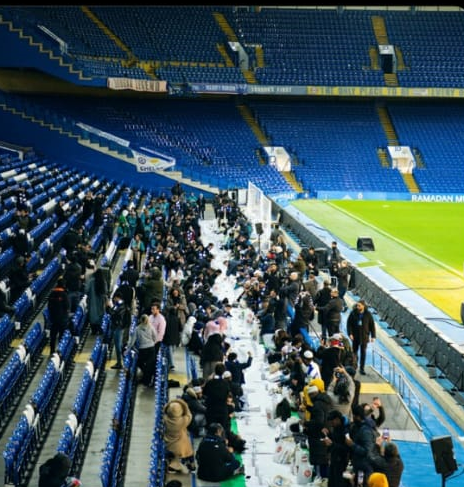 Momen Chelsea FC Gelar Buka Puasa Bersama di Stadion Stamford Bridge