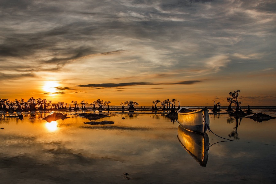 5 Pantai Indah di Sukabumi Rasa Bali, Tak Perlu Jauh ke Bali untuk Wisata Keluarga (ilusrtrasi pantai via Pexels)