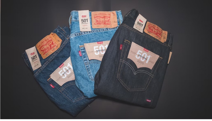 Ciri ciri Celana Levis 501 yang Asli, No Tipu-tipu Lagi Saat Beli! (via Unsplash-Eduardo Pastor)