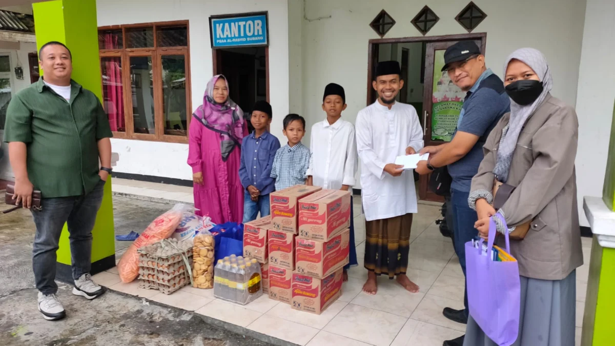 Berbagi Kebahagiaan, Hiswana DPC Subang Berikan Sembako dan Uang Tunai ke Anak Yatim Piatu