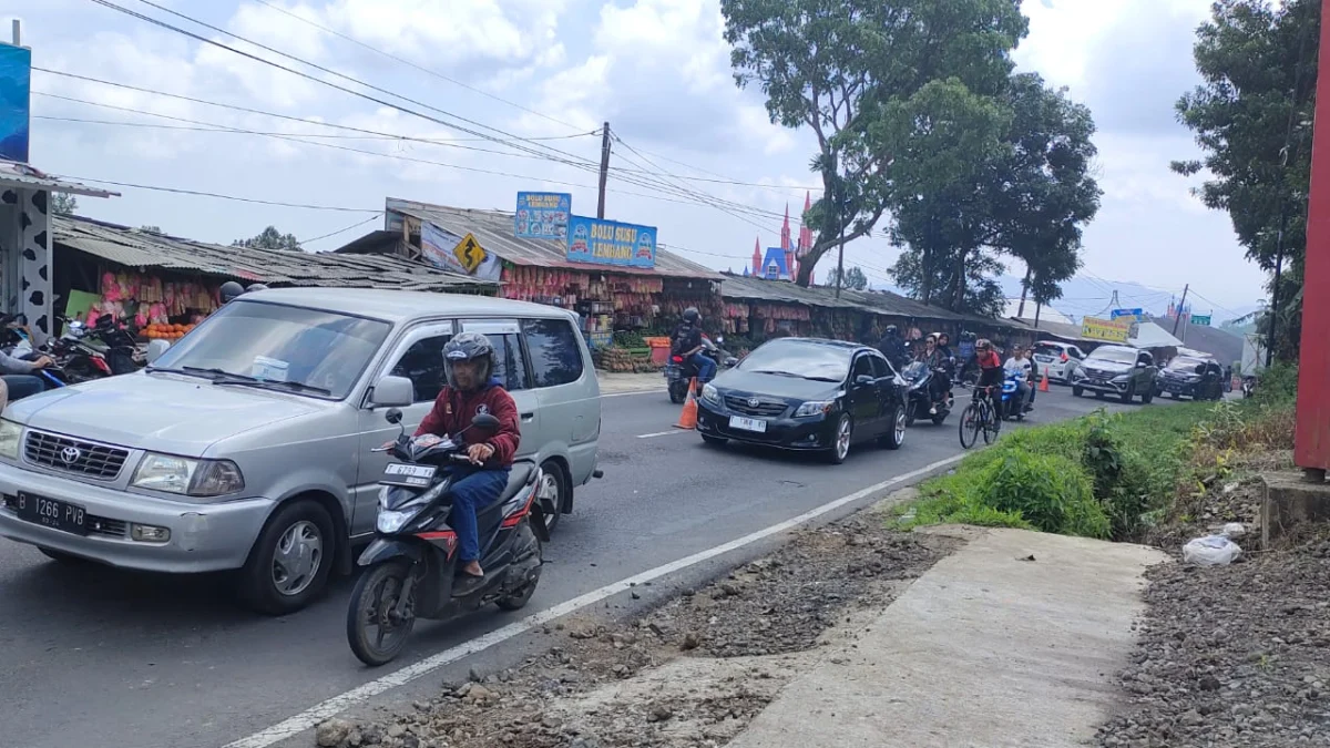 Arus Lalulintas Hari Kedua Lebaran di Jalur Selatan Subang Terpantau Ramai Lancar