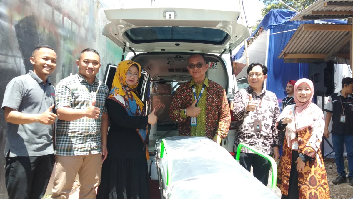 Klinik Global Medical Center di Subang Terima Ambulance dari Badan Pengelola Keuangan Haji 