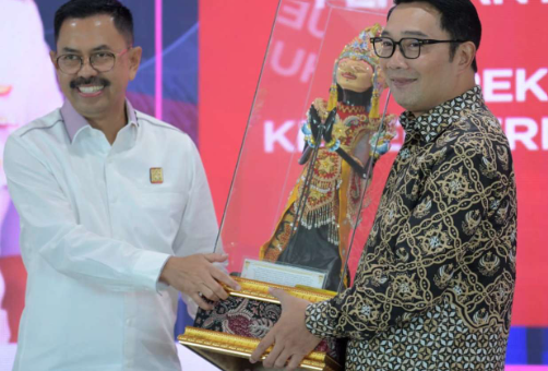 Ridwan Kamil Apresiasi Kinerja Asep Mulyana sebagai Kepala Kejaksaan Tinggi Jabar