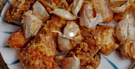 Resep Ayam Goreng Bawang Putih yang Sedang Ramai di TikTok Resep Ayam Goreng Bawang Putih yang Sedang Ramai di TikTok