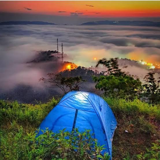 Mirip Negeri di atas Awan! Berikut Informasi Lengkap Bukit Pamoyanan Subang