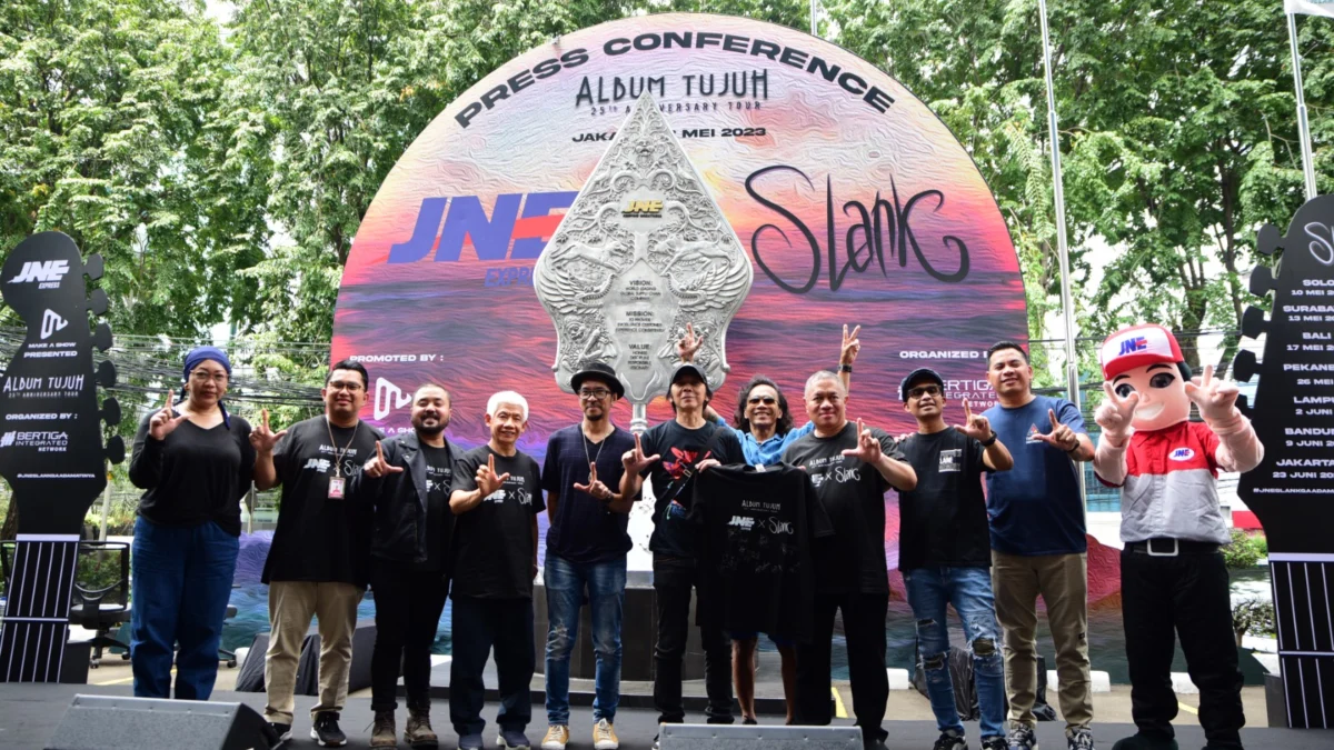 Tur Album Tujuh di 7 Kota, SLANK Siap Persembahkan Penampilan Memorable Bersama JNE Tur Album Tujuh di 7 Kota, SLANK Siap Persembahkan Penampilan Memorable Bersama JNE