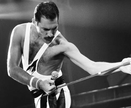 Fakta Kisah Hidup Freddie Mercury: Sang Legenda Musik Rock