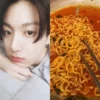 Mie Bugeuri Campuran 2 Mie Korea Resepnya Jungkook BTS Yang Viral