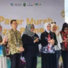 Warga Serbu Bazaar Ramadan bank bjb 1444H di Gedung Sate