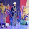 Atalia Ridwan Kamil Ikut Fashion Show HUT Dekranas